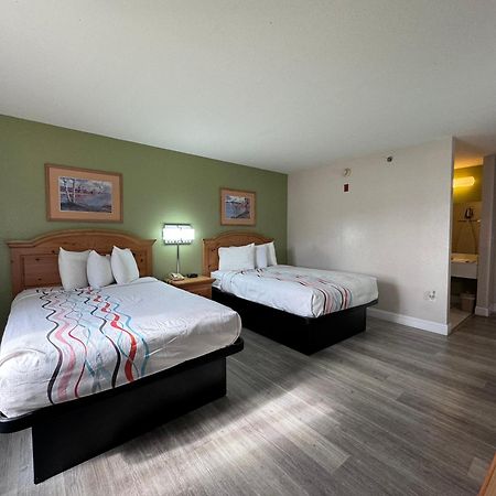 Regency Inn And Suites Stilwell Esterno foto