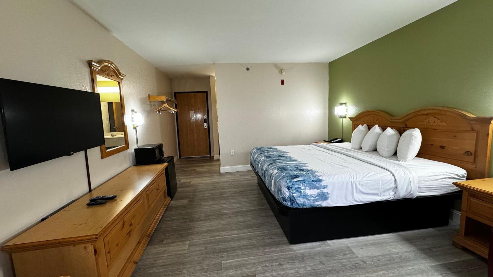 Regency Inn And Suites Stilwell Esterno foto