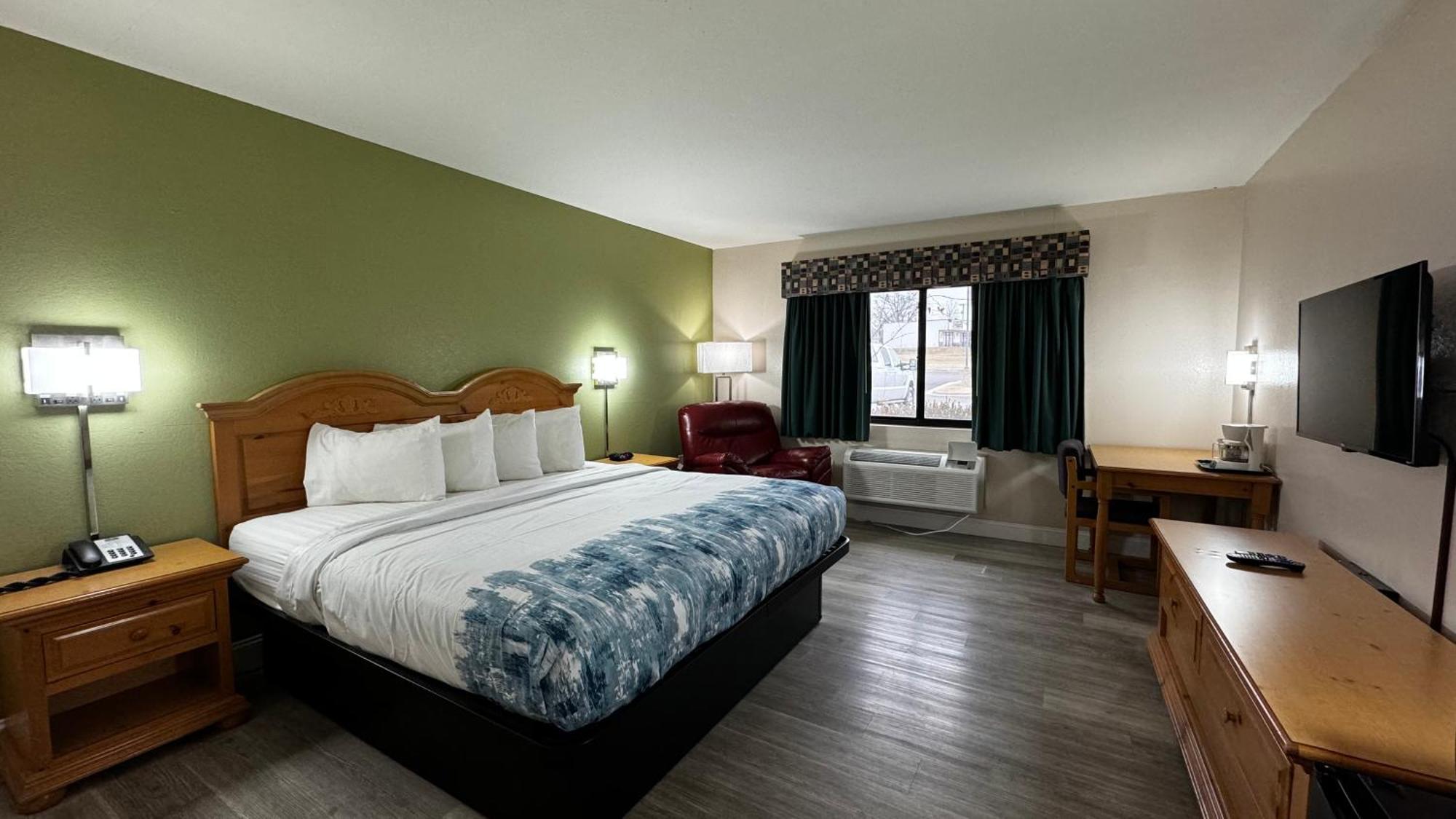 Regency Inn And Suites Stilwell Esterno foto