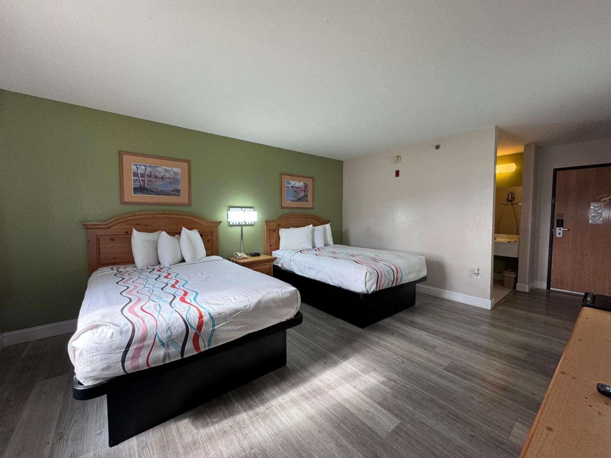 Regency Inn And Suites Stilwell Esterno foto
