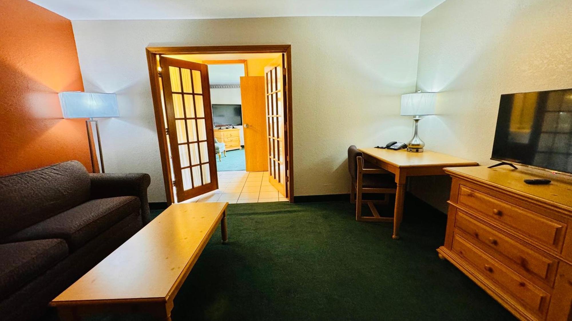 Regency Inn And Suites Stilwell Esterno foto