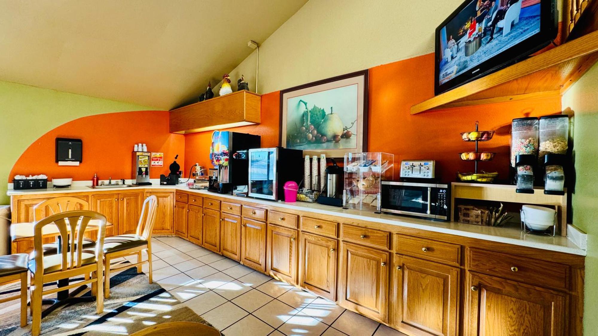Regency Inn And Suites Stilwell Esterno foto