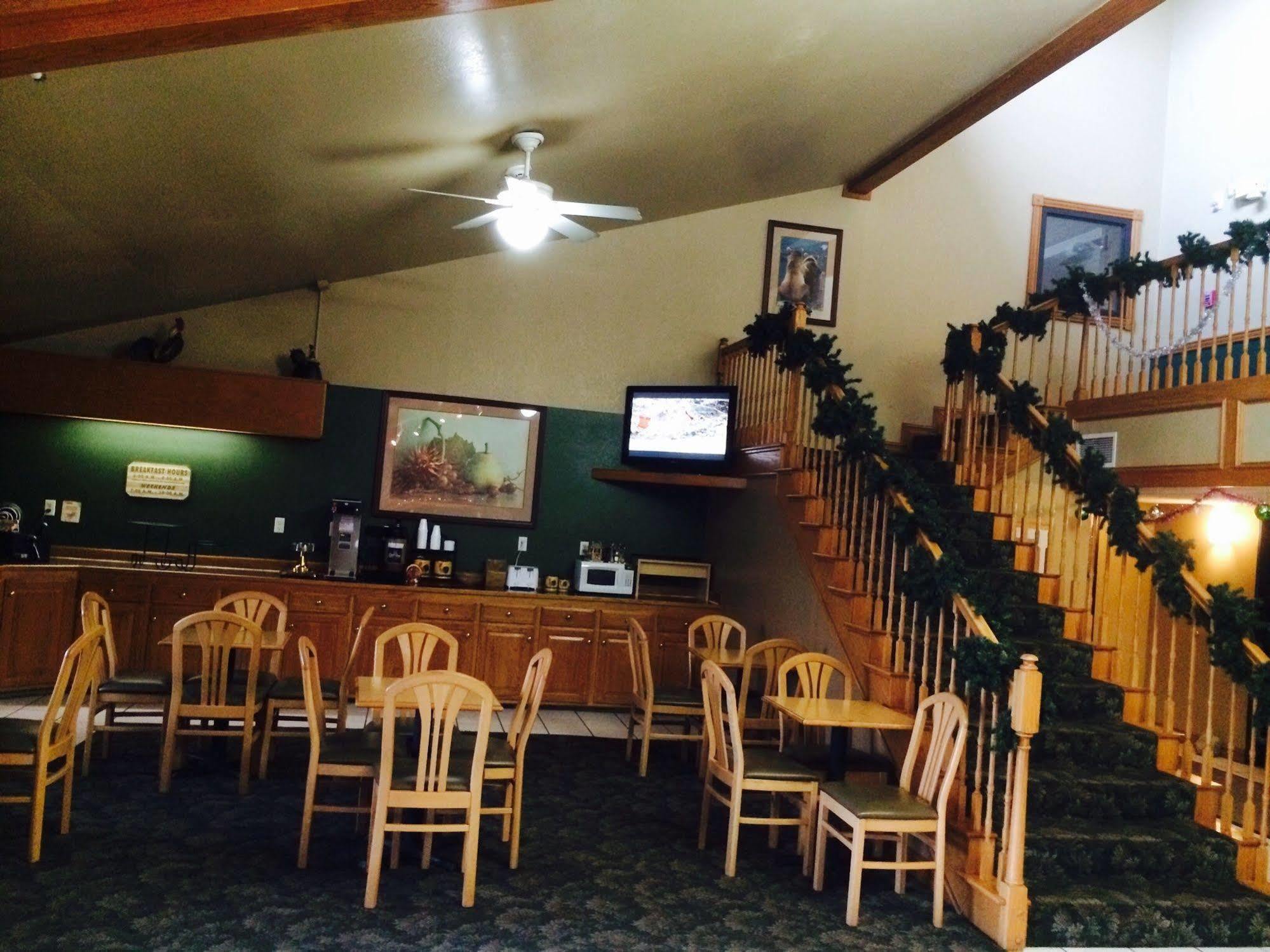 Regency Inn And Suites Stilwell Esterno foto