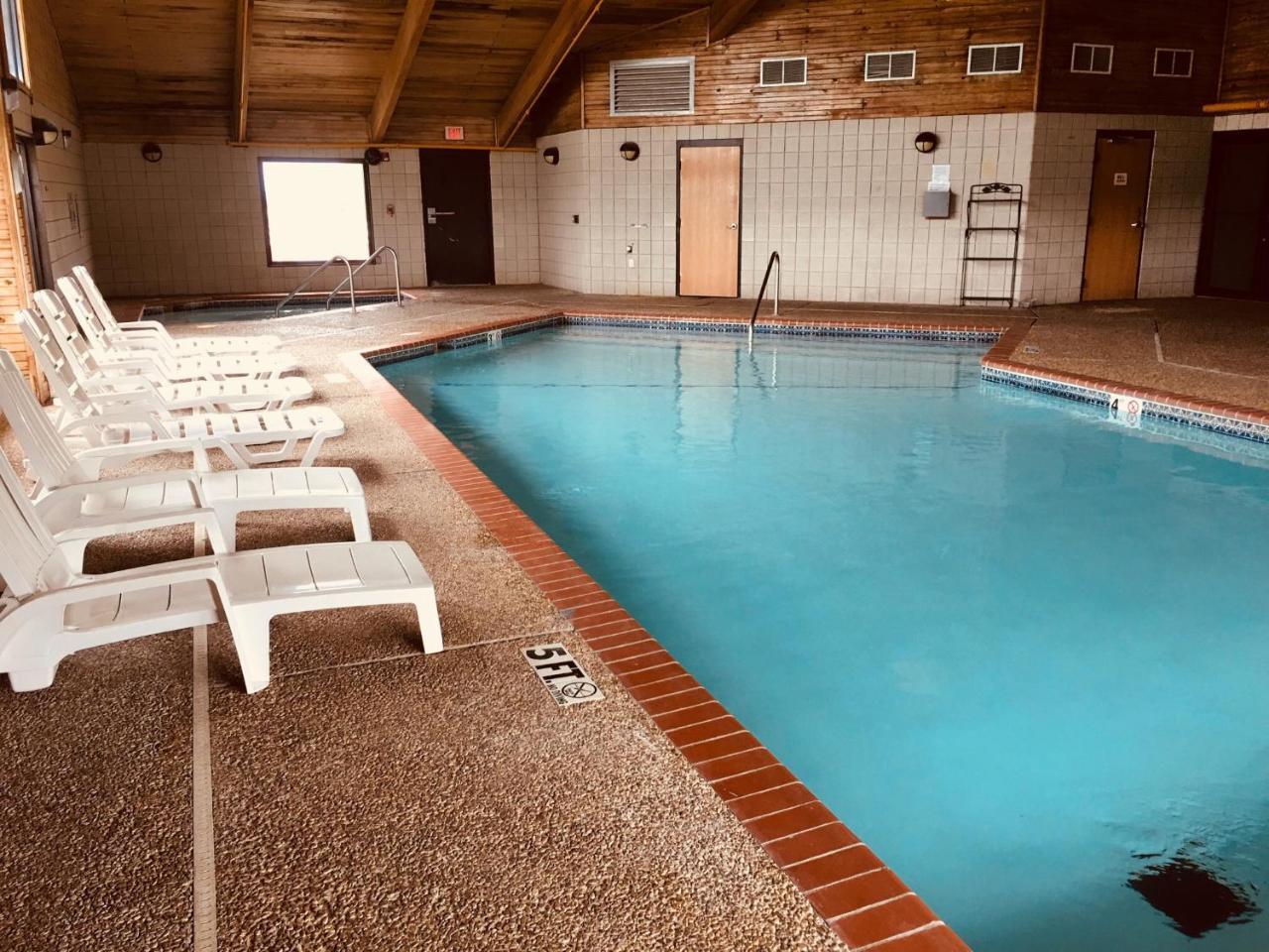 Regency Inn And Suites Stilwell Esterno foto