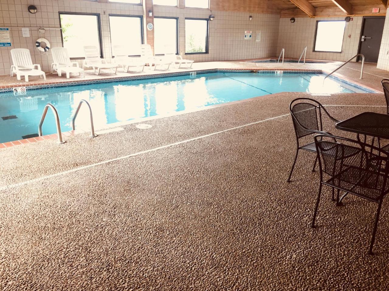 Regency Inn And Suites Stilwell Esterno foto