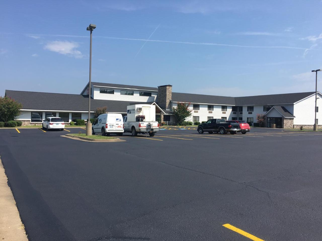 Regency Inn And Suites Stilwell Esterno foto