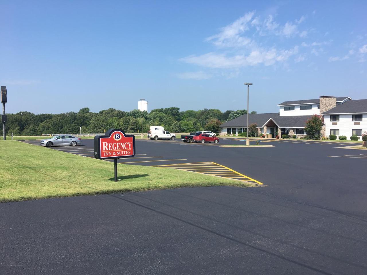 Regency Inn And Suites Stilwell Esterno foto