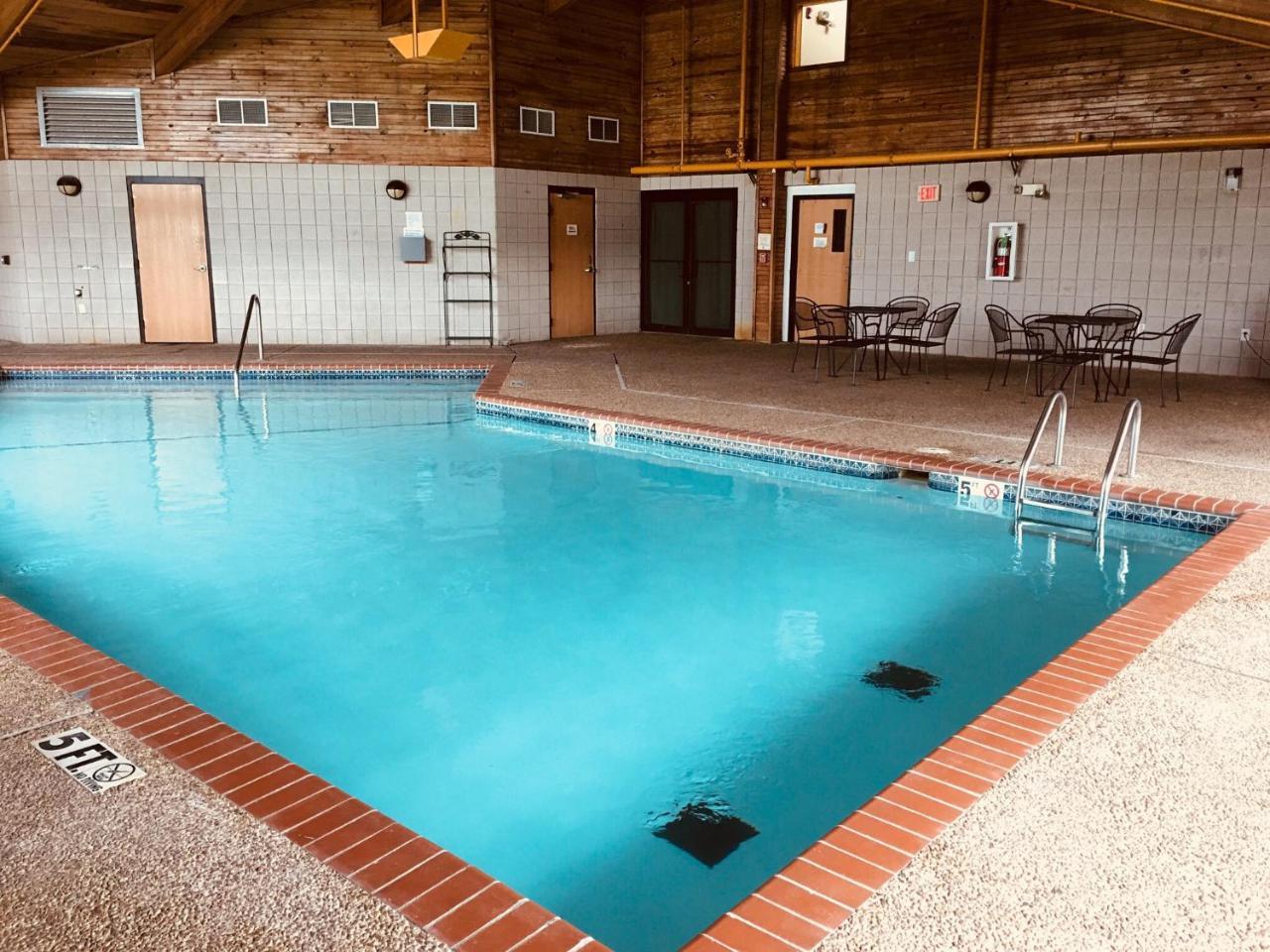 Regency Inn And Suites Stilwell Esterno foto