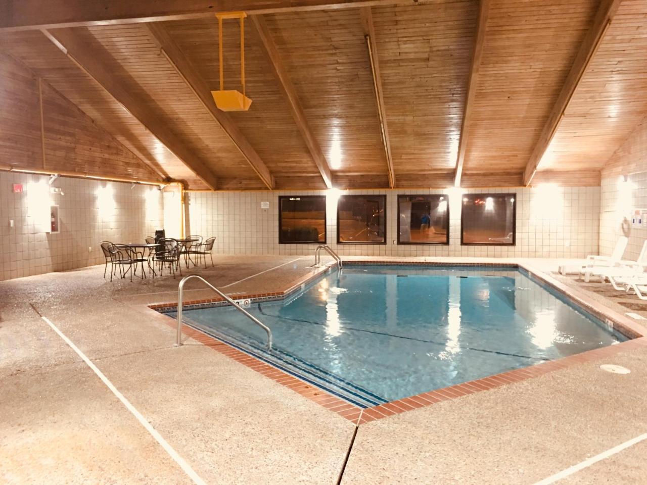 Regency Inn And Suites Stilwell Esterno foto